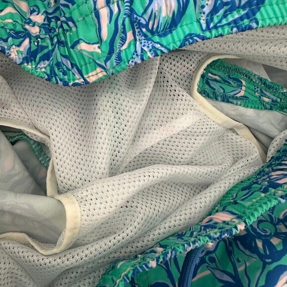 Vineyard Vines Green Tropical Seahorses Chappy Swim Trunks Shorts Size Large - Picture 8 of 9